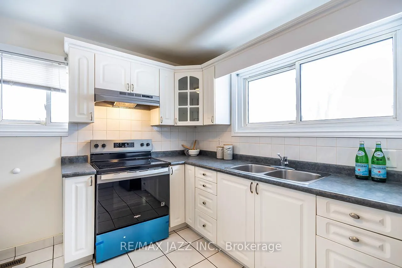 Photo 13 of 444 Elizabeth Street, Oshawa, McLaughlin — HOMEH