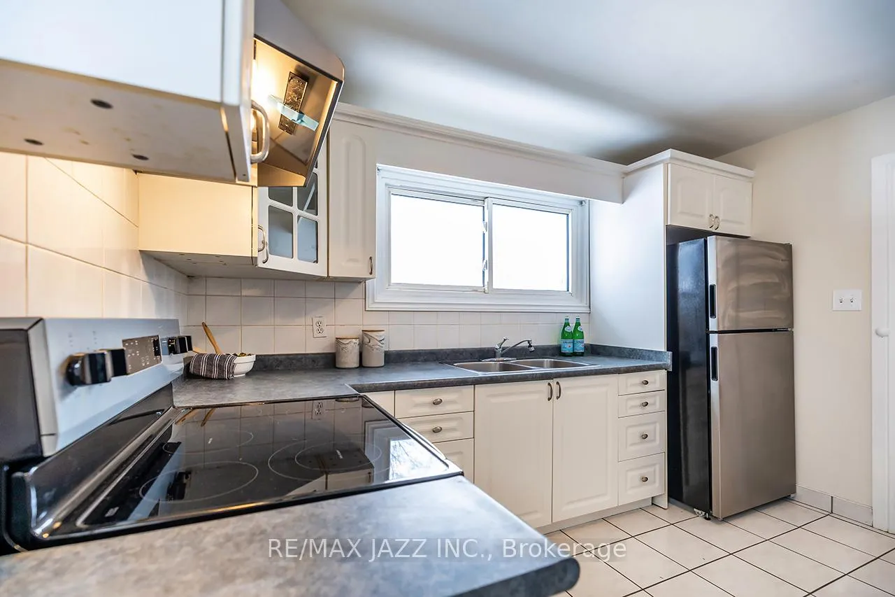 Photo 15 of 444 Elizabeth Street, Oshawa, McLaughlin — HOMEH