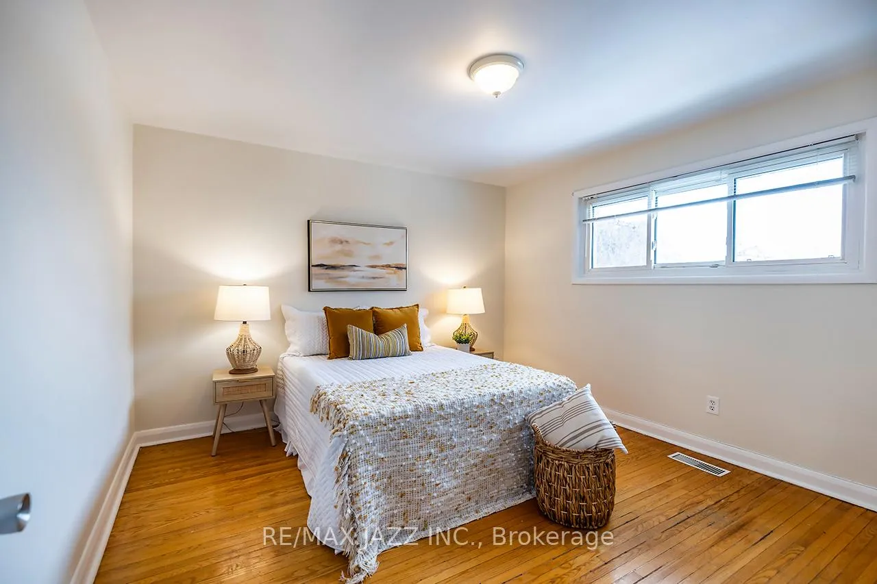 Photo 17 of 444 Elizabeth Street, Oshawa, McLaughlin — HOMEH