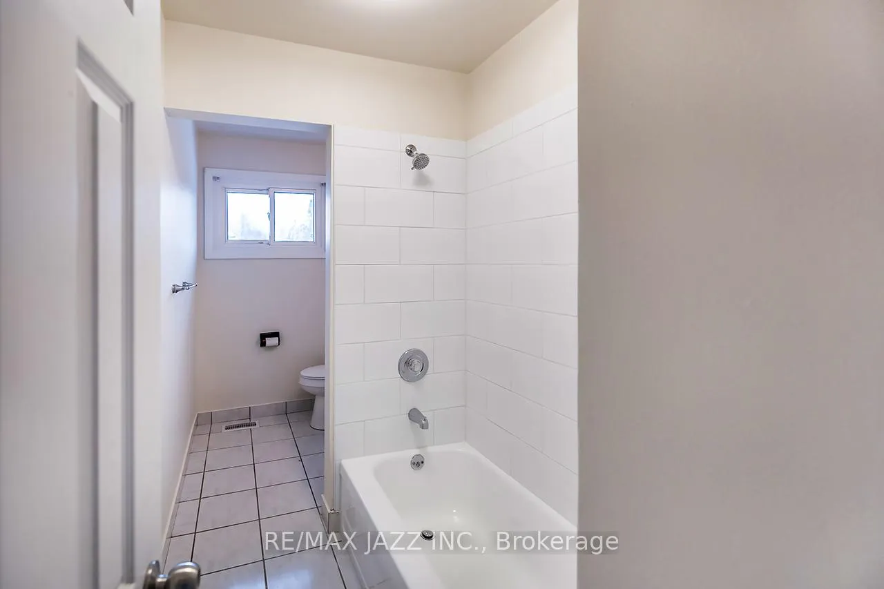 Photo 23 of 444 Elizabeth Street, Oshawa, McLaughlin — HOMEH