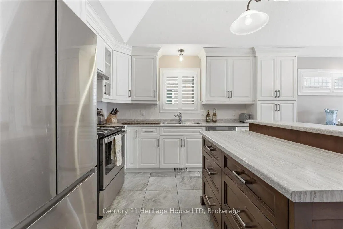 Photo 5 of 125 Clare Avenue, Welland, Coyle Creek — HOMEH