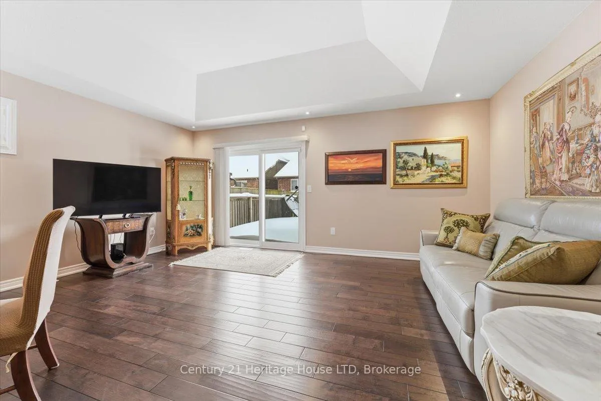 Photo 10 of 125 Clare Avenue, Welland, Coyle Creek — HOMEH