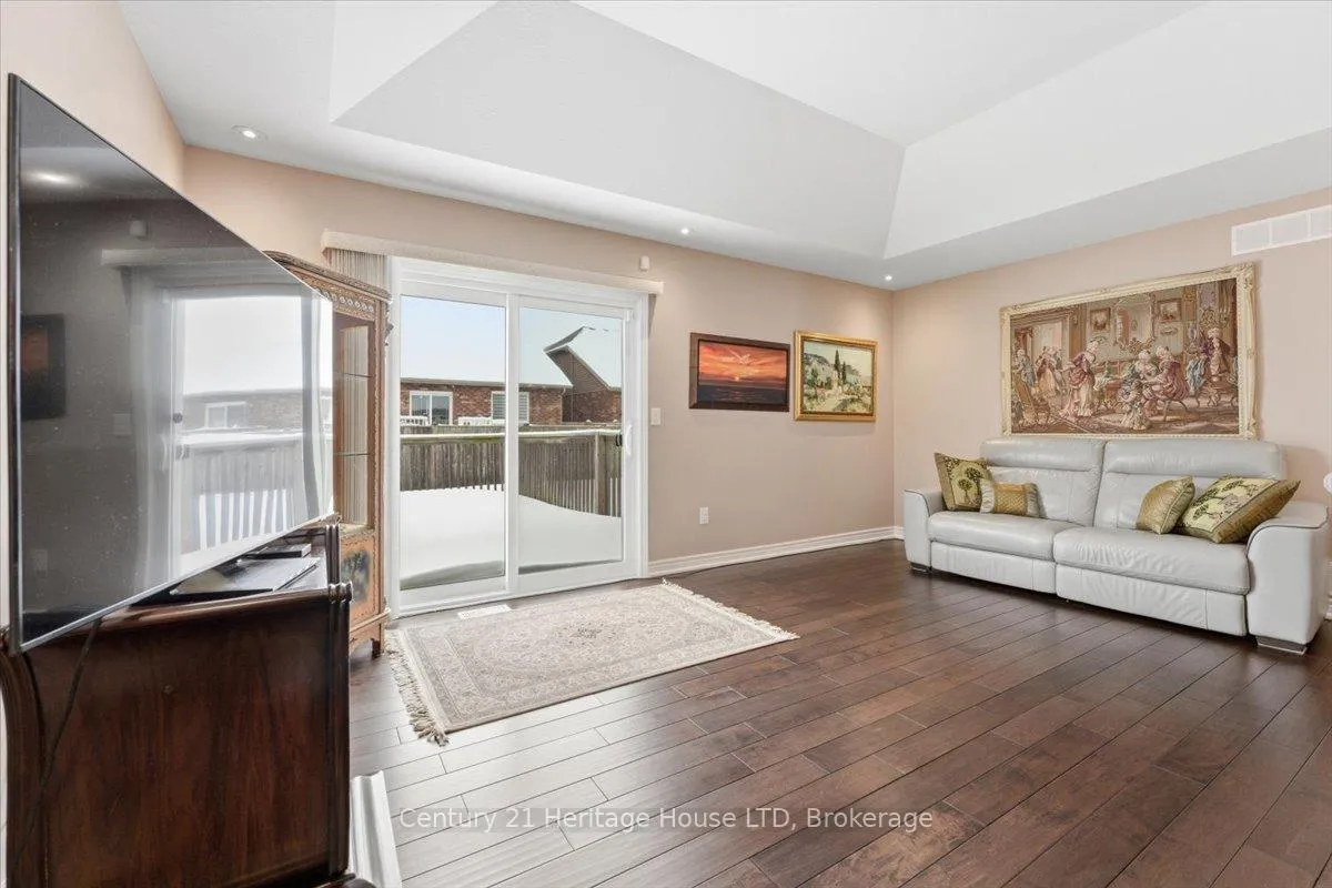 Photo 11 of 125 Clare Avenue, Welland, Coyle Creek — HOMEH