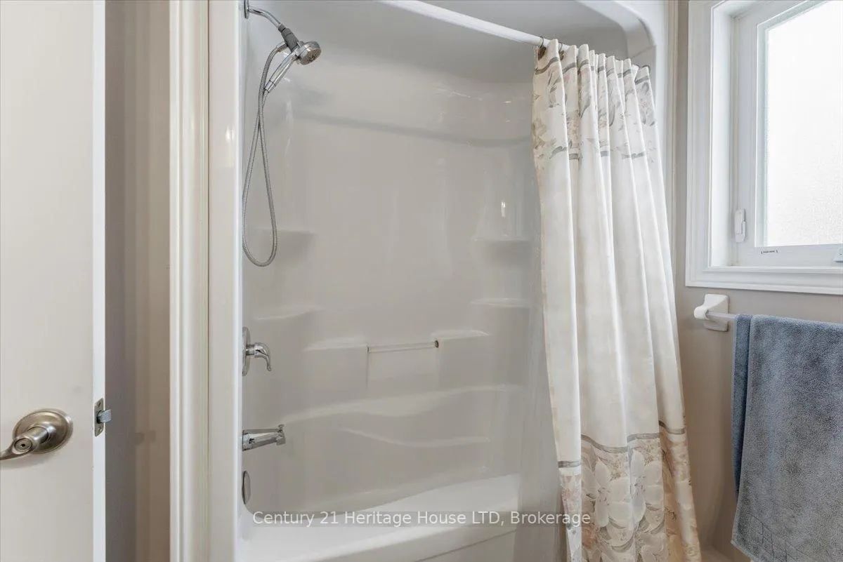 Photo 22 of 125 Clare Avenue, Welland, Coyle Creek — HOMEH
