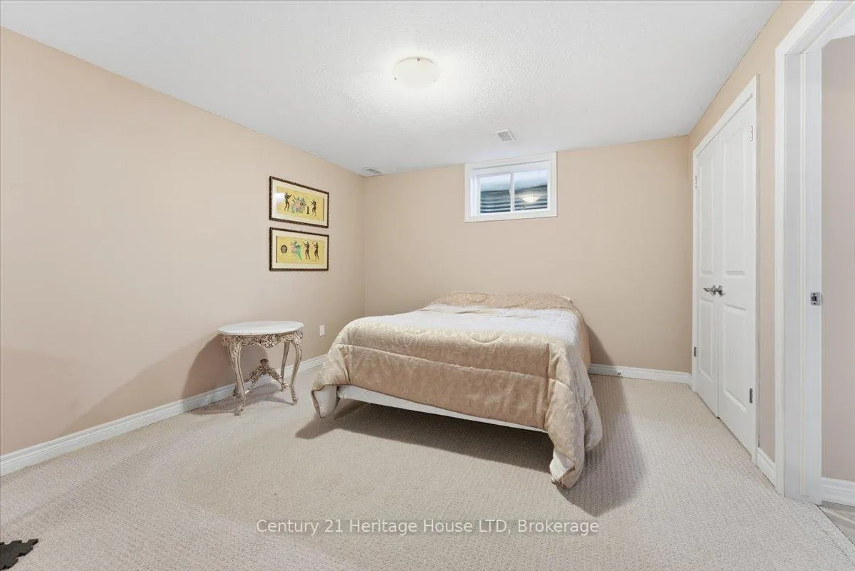Photo 25 of 125 Clare Avenue, Welland, Coyle Creek — HOMEH