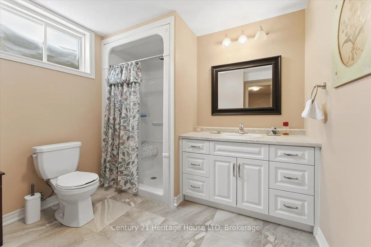Photo 26 of 125 Clare Avenue, Welland, Coyle Creek — HOMEH
