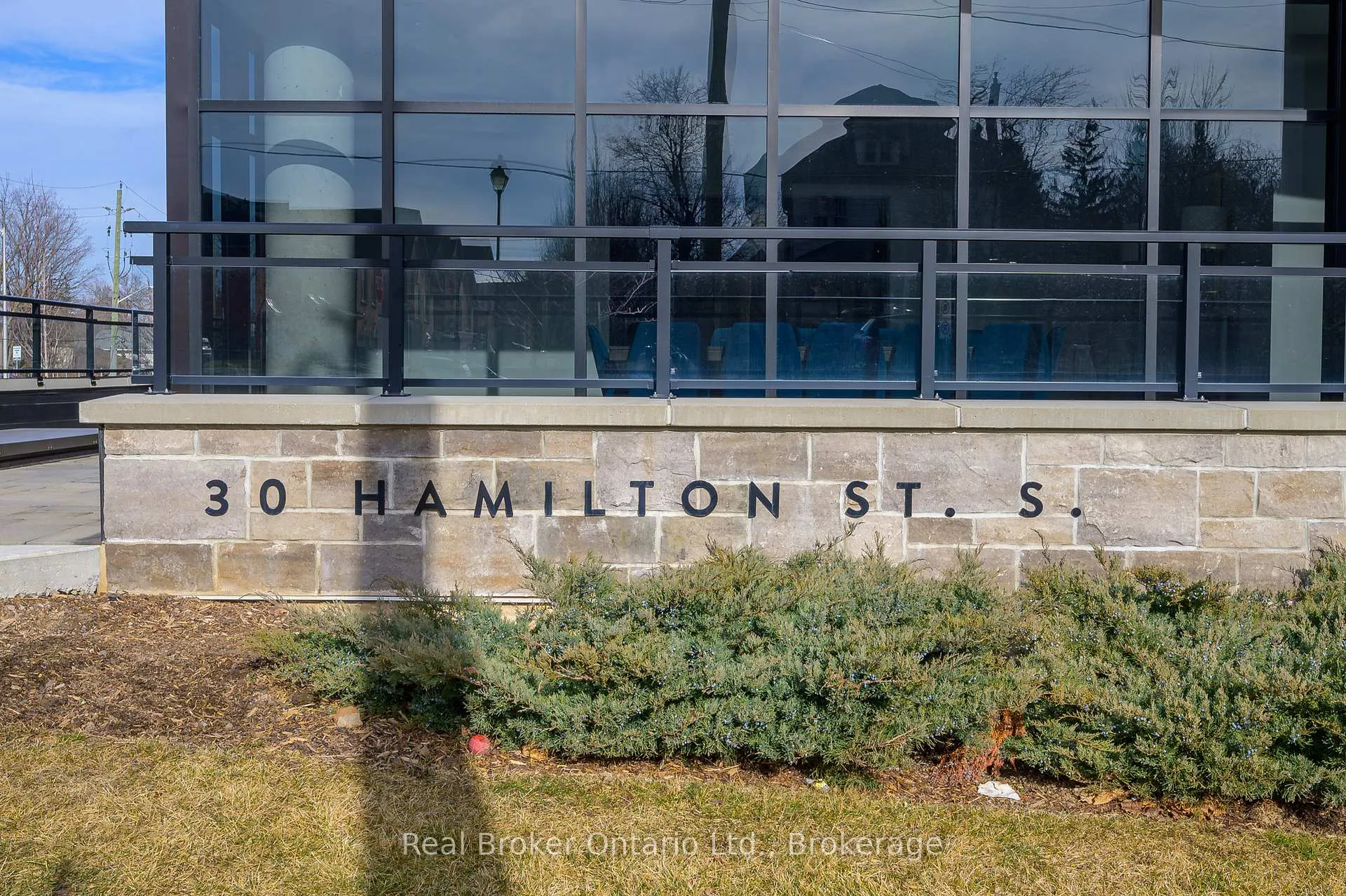 Photo 2 of Unit 107, 30 Hamilton Street S, Hamilton, Waterdown — HOMEH