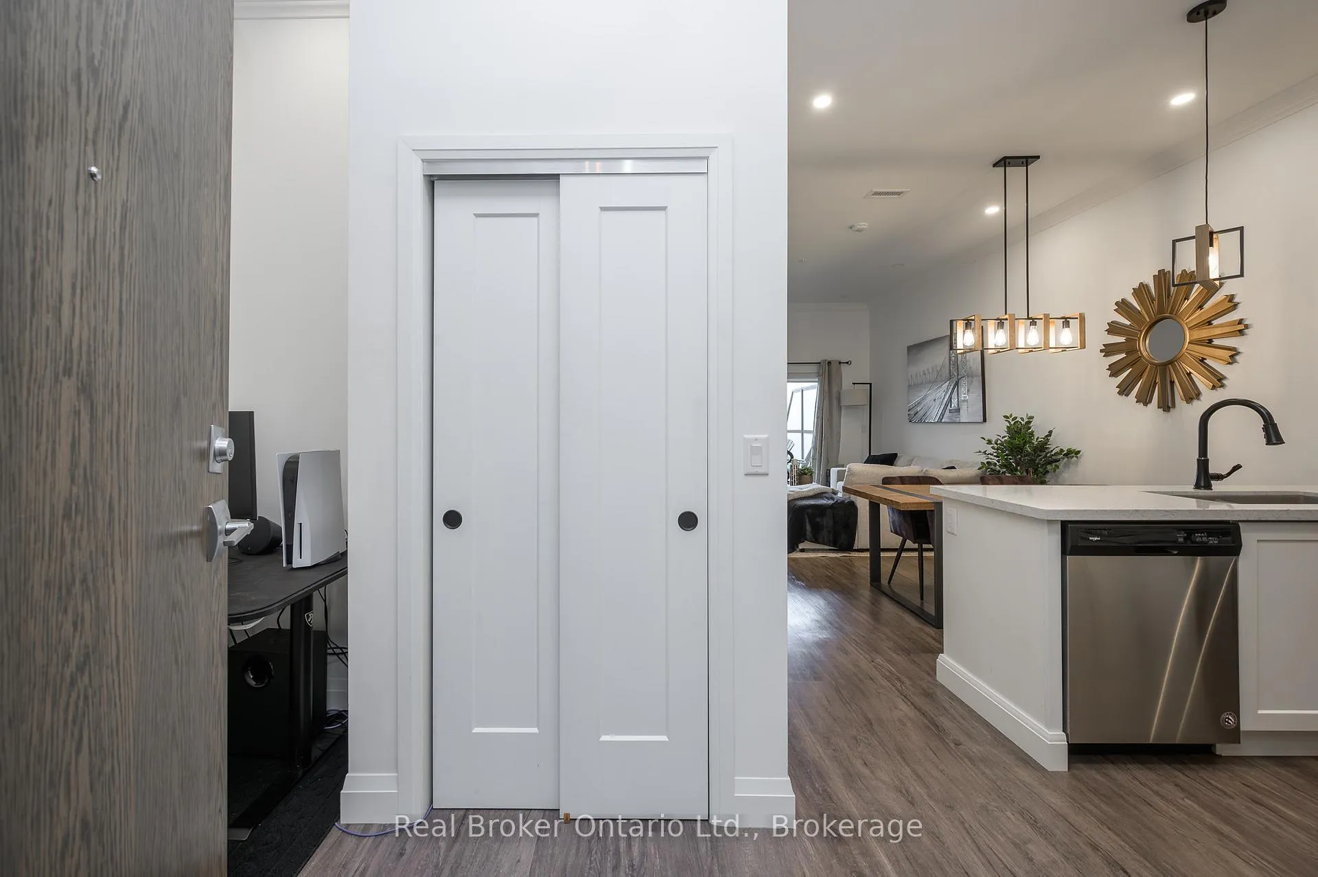 Photo 14 of Unit 107, 30 Hamilton Street S, Hamilton, Waterdown — HOMEH