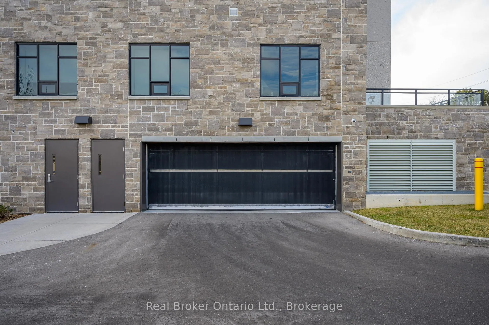 Photo 42 of Unit 107, 30 Hamilton Street S, Hamilton, Waterdown — HOMEH