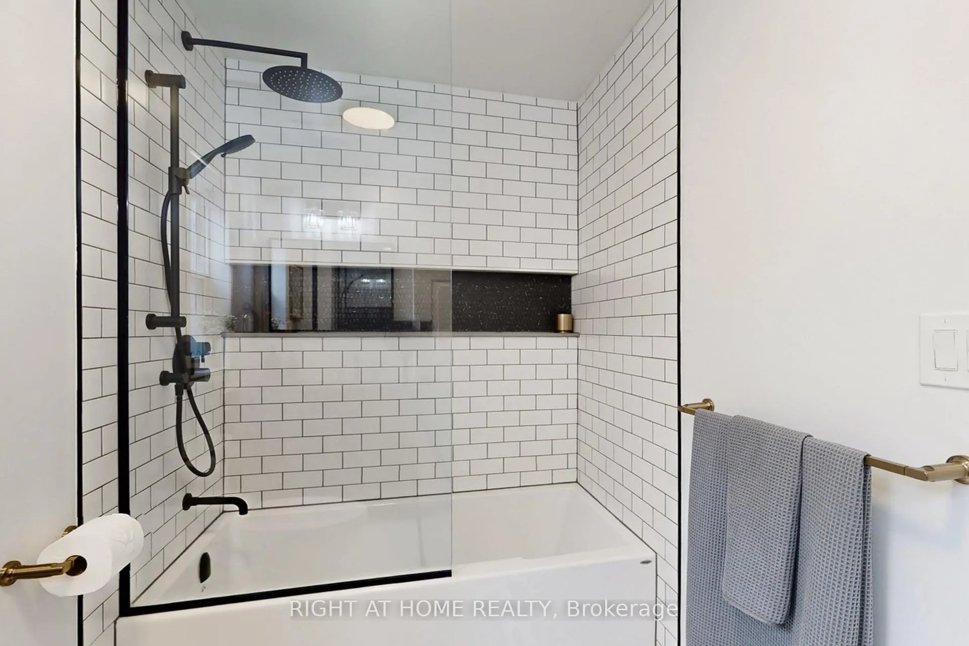 Photo 22 of 113 Logan Avenue, Toronto, South Riverdale — HOMEH