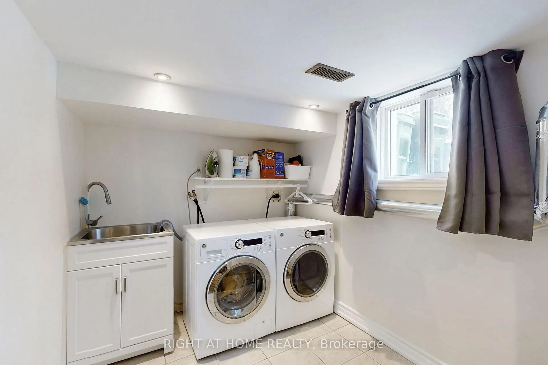 Photo 27 of 113 Logan Avenue, Toronto, South Riverdale — HOMEH