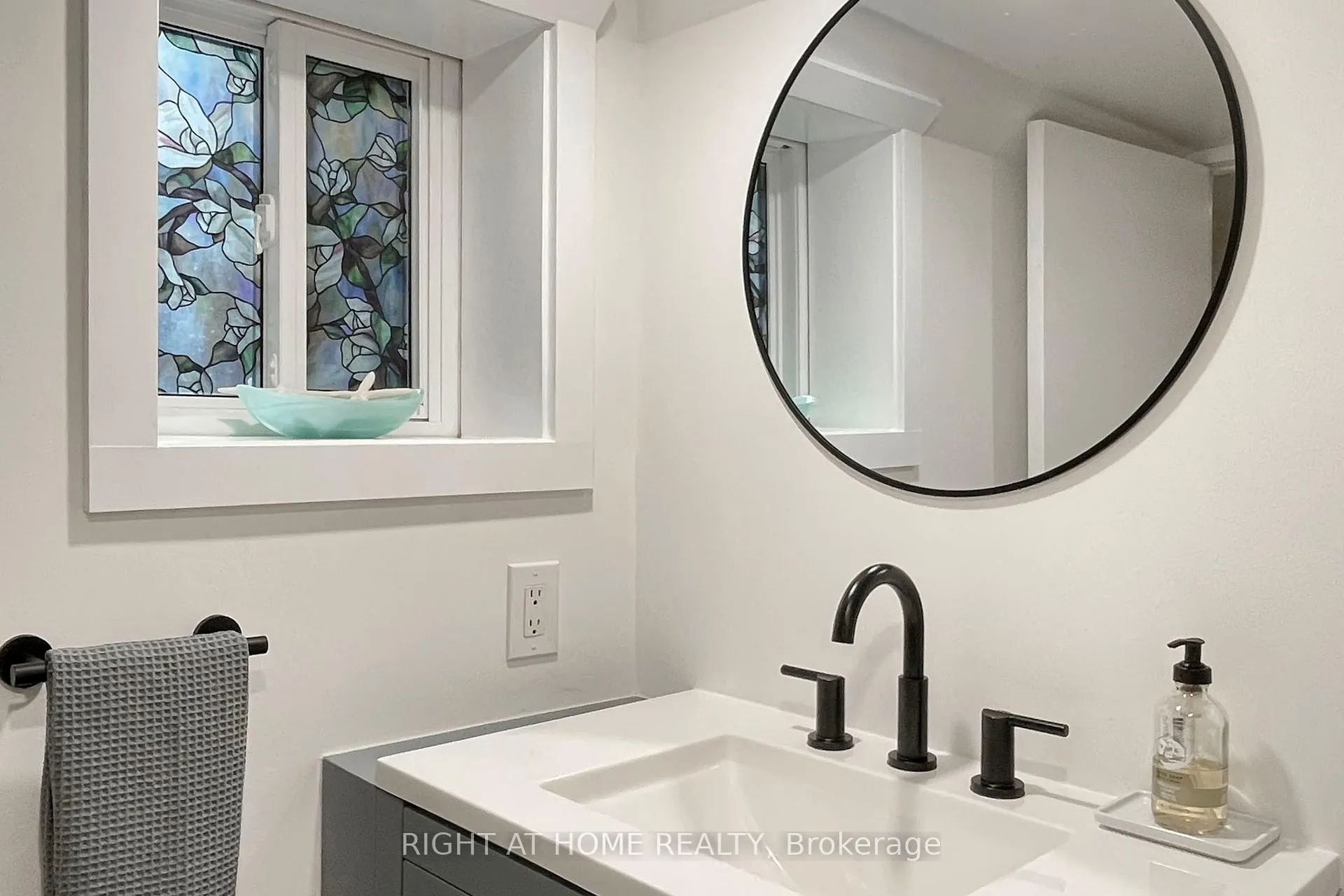 Photo 32 of 113 Logan Avenue, Toronto, South Riverdale — HOMEH