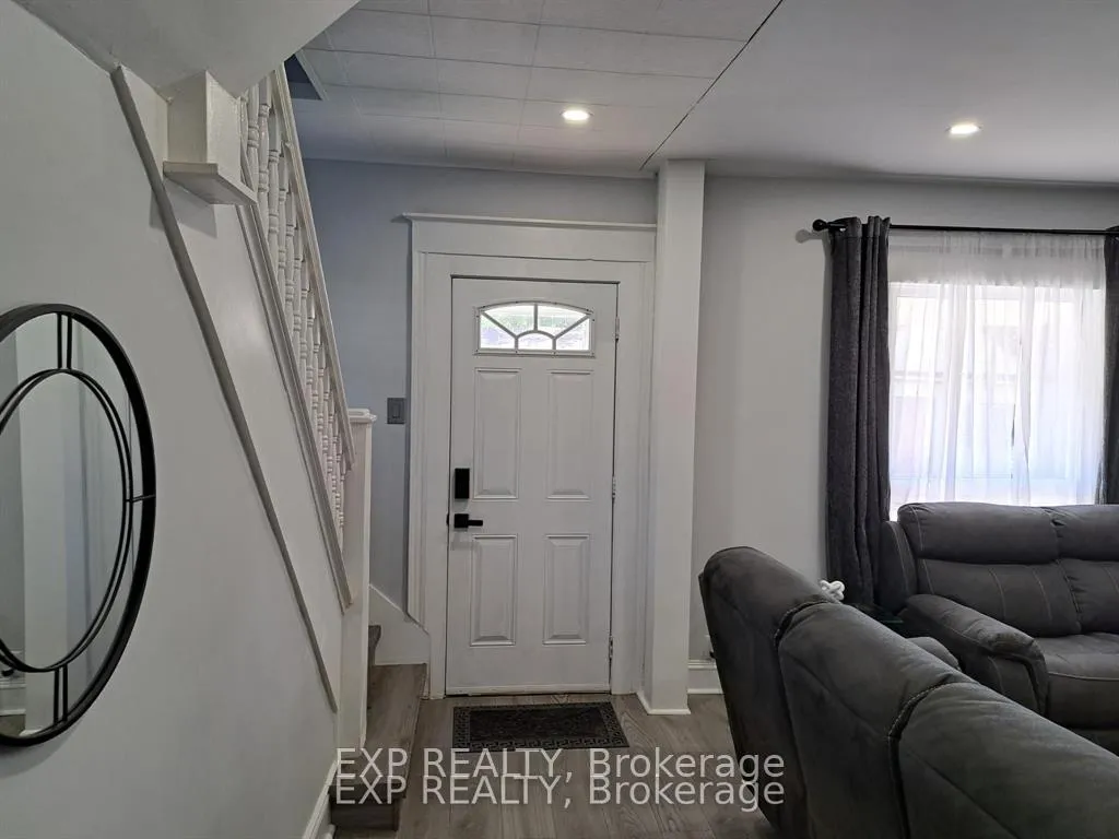 Photo 2 of 41 Kent Street, Welland, Welland Downtown — HOMEH