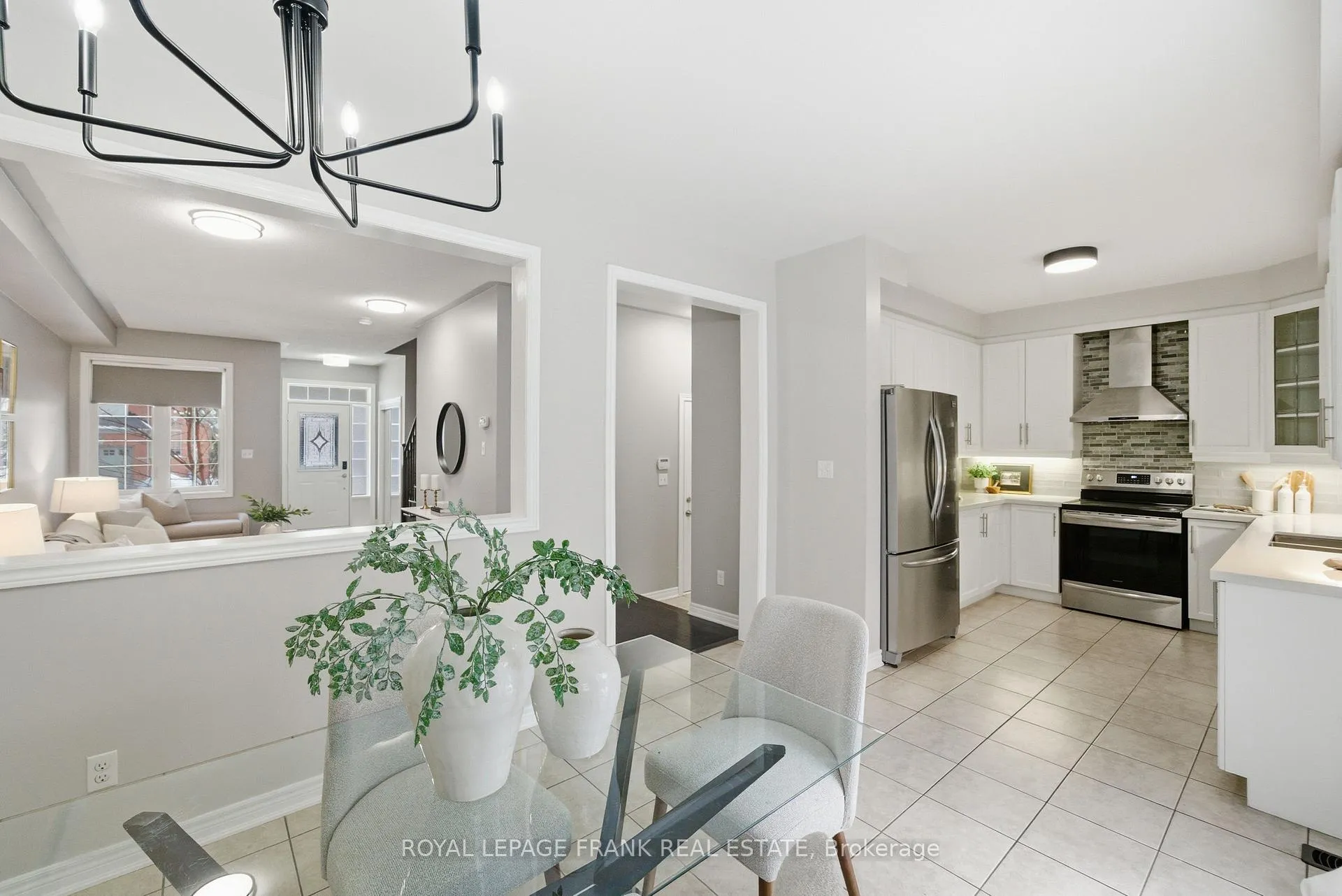 Photo 5 of 30 Westport Drive, Whitby, Pringle Creek — HOMEH