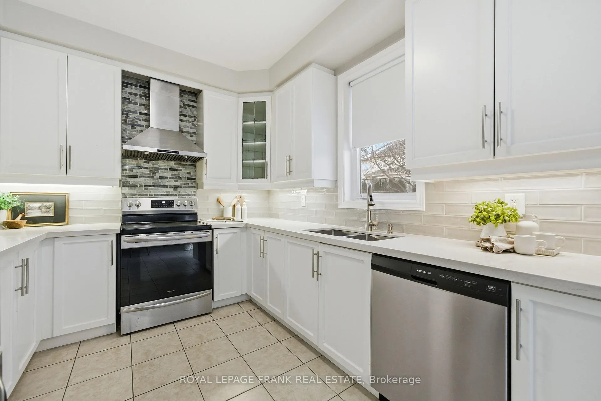 Photo 6 of 30 Westport Drive, Whitby, Pringle Creek — HOMEH