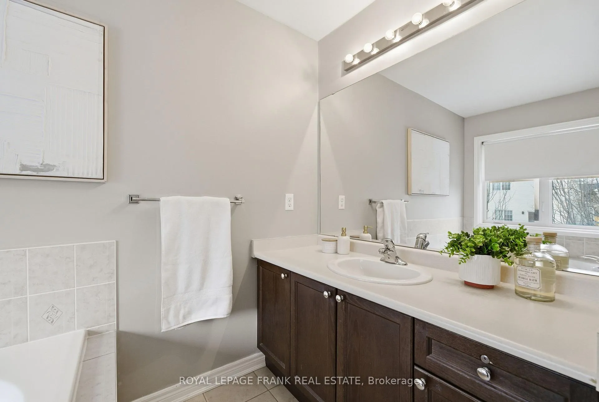 Photo 14 of 30 Westport Drive, Whitby, Pringle Creek — HOMEH