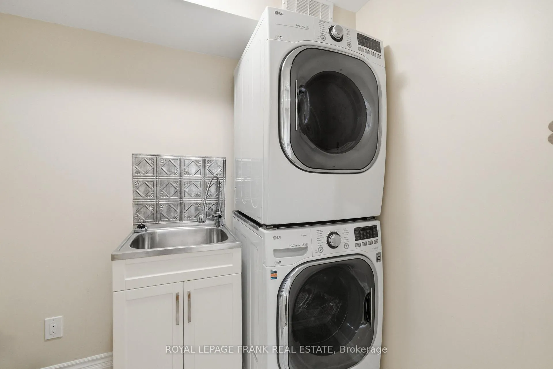 Photo 22 of 30 Westport Drive, Whitby, Pringle Creek — HOMEH