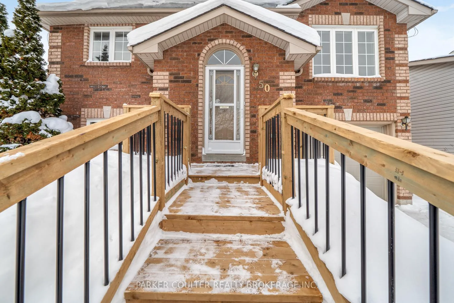 Photo 4 of 50 Wessenger Drive, Barrie, Holly — HOMEH