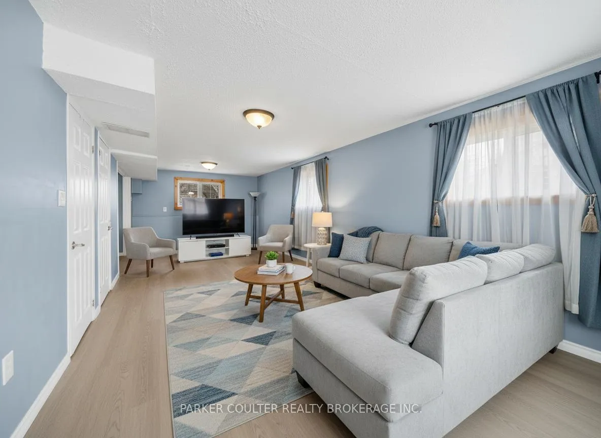 Photo 13 of 50 Wessenger Drive, Barrie, Holly — HOMEH