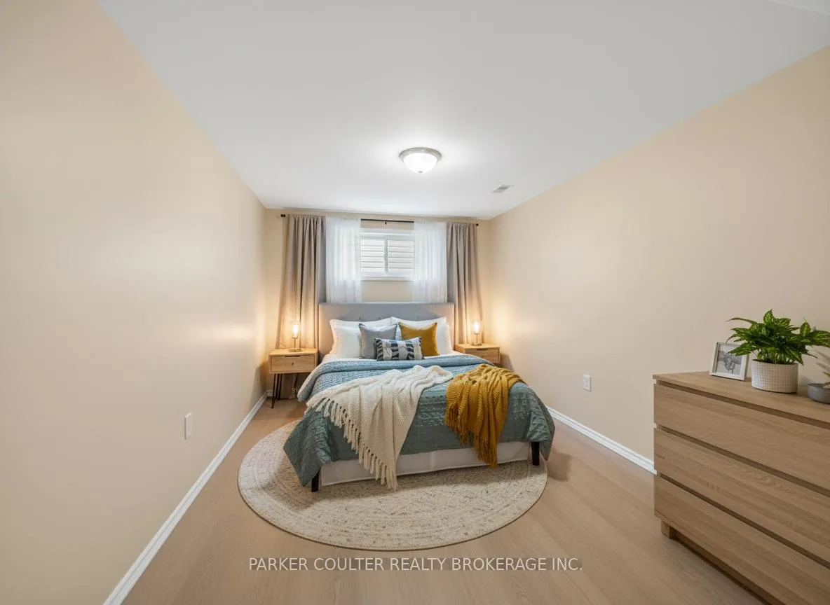 Photo 14 of 50 Wessenger Drive, Barrie, Holly — HOMEH