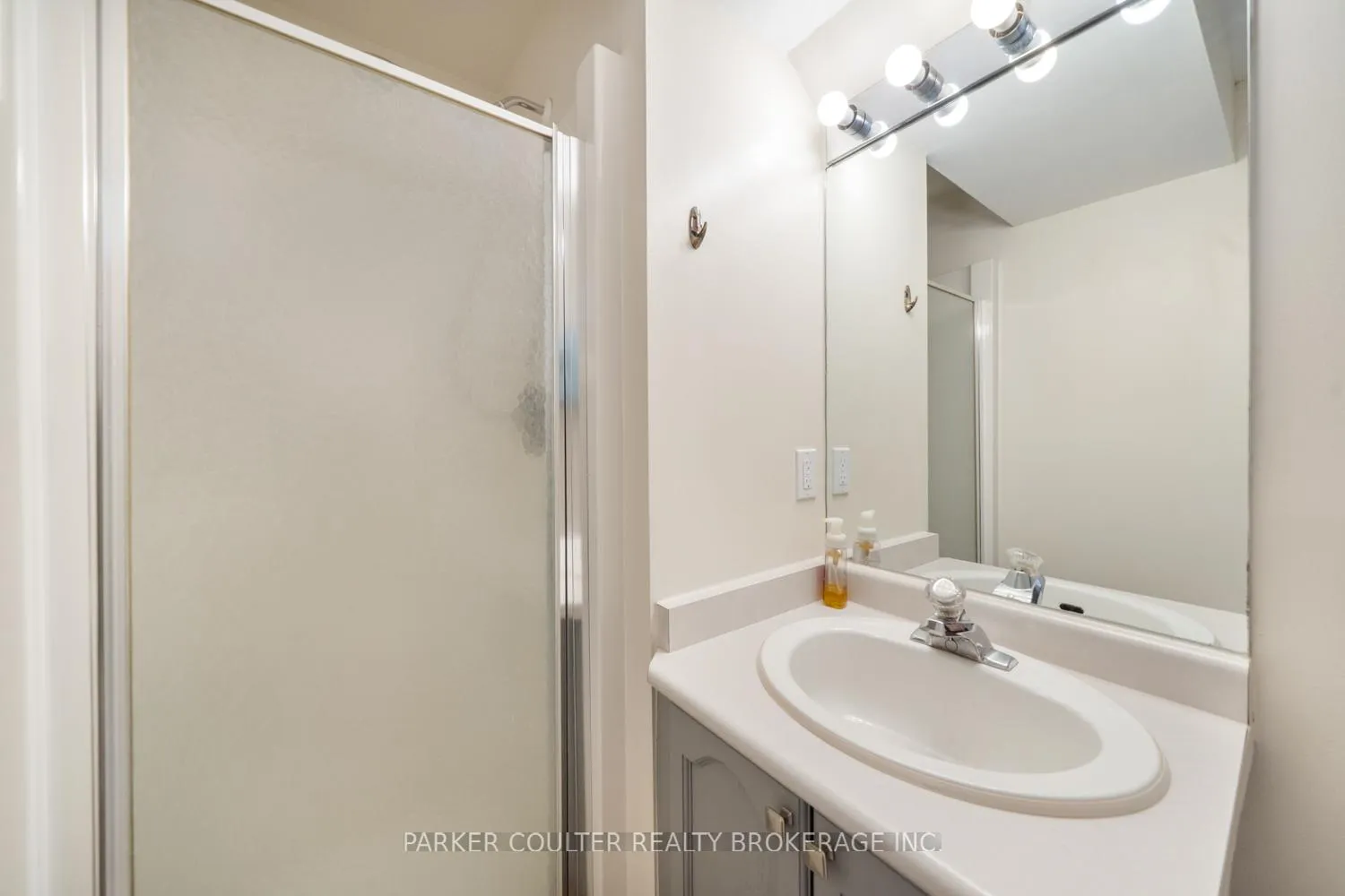 Photo 15 of 50 Wessenger Drive, Barrie, Holly — HOMEH