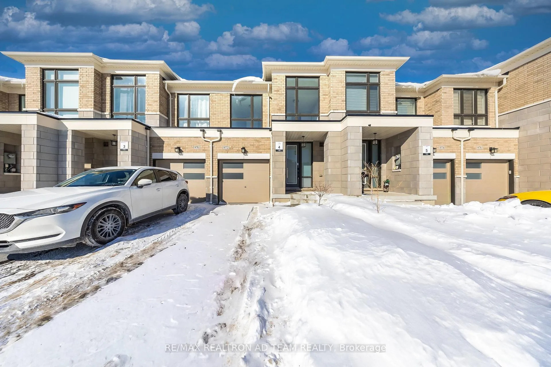 Photo 1 of 972 Crowsnest Hollow Avenue, Pickering, Rural Pickering — HOMEH