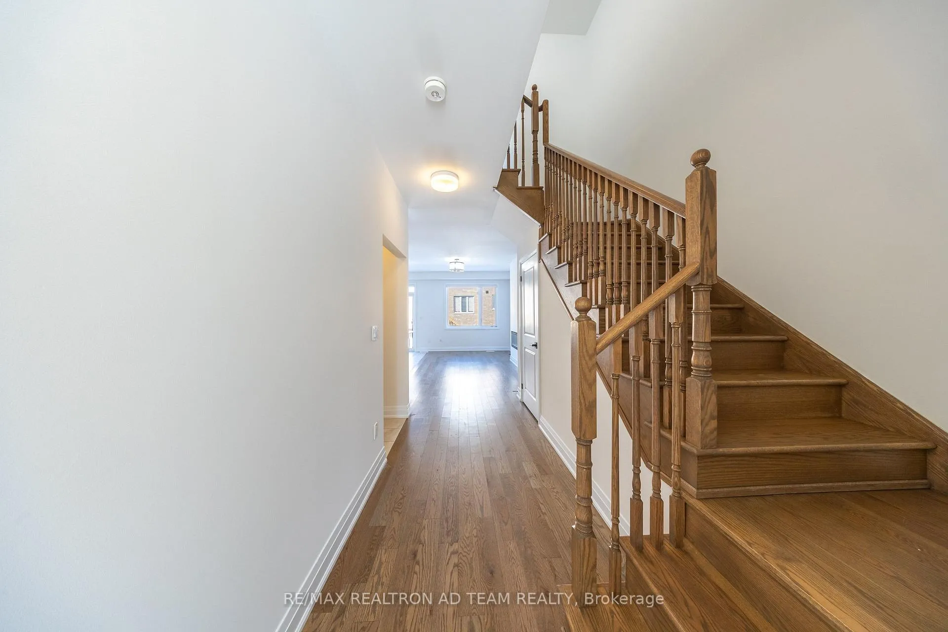 Photo 7 of 972 Crowsnest Hollow Avenue, Pickering, Rural Pickering — HOMEH