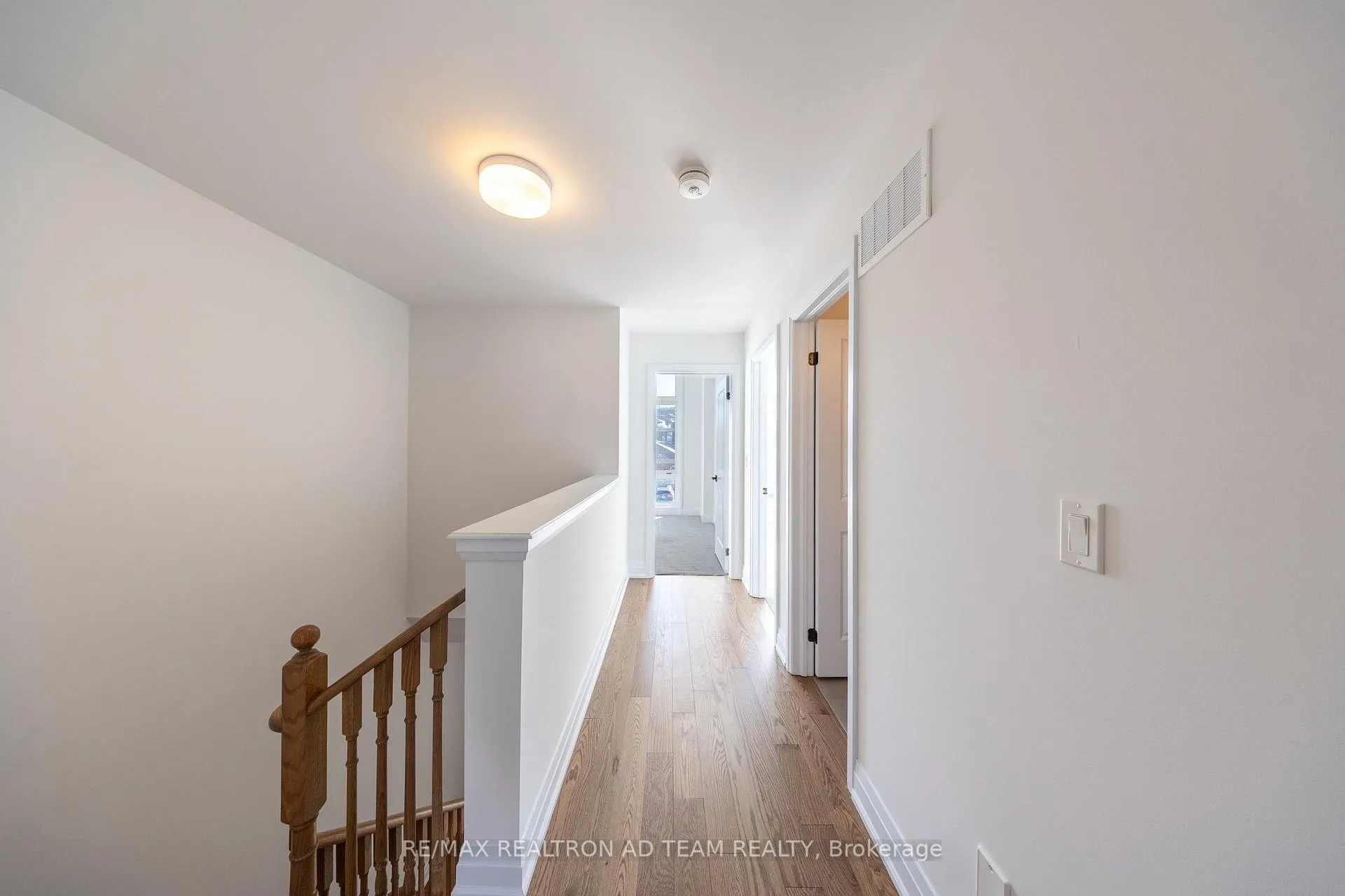 Photo 9 of 972 Crowsnest Hollow Avenue, Pickering, Rural Pickering — HOMEH