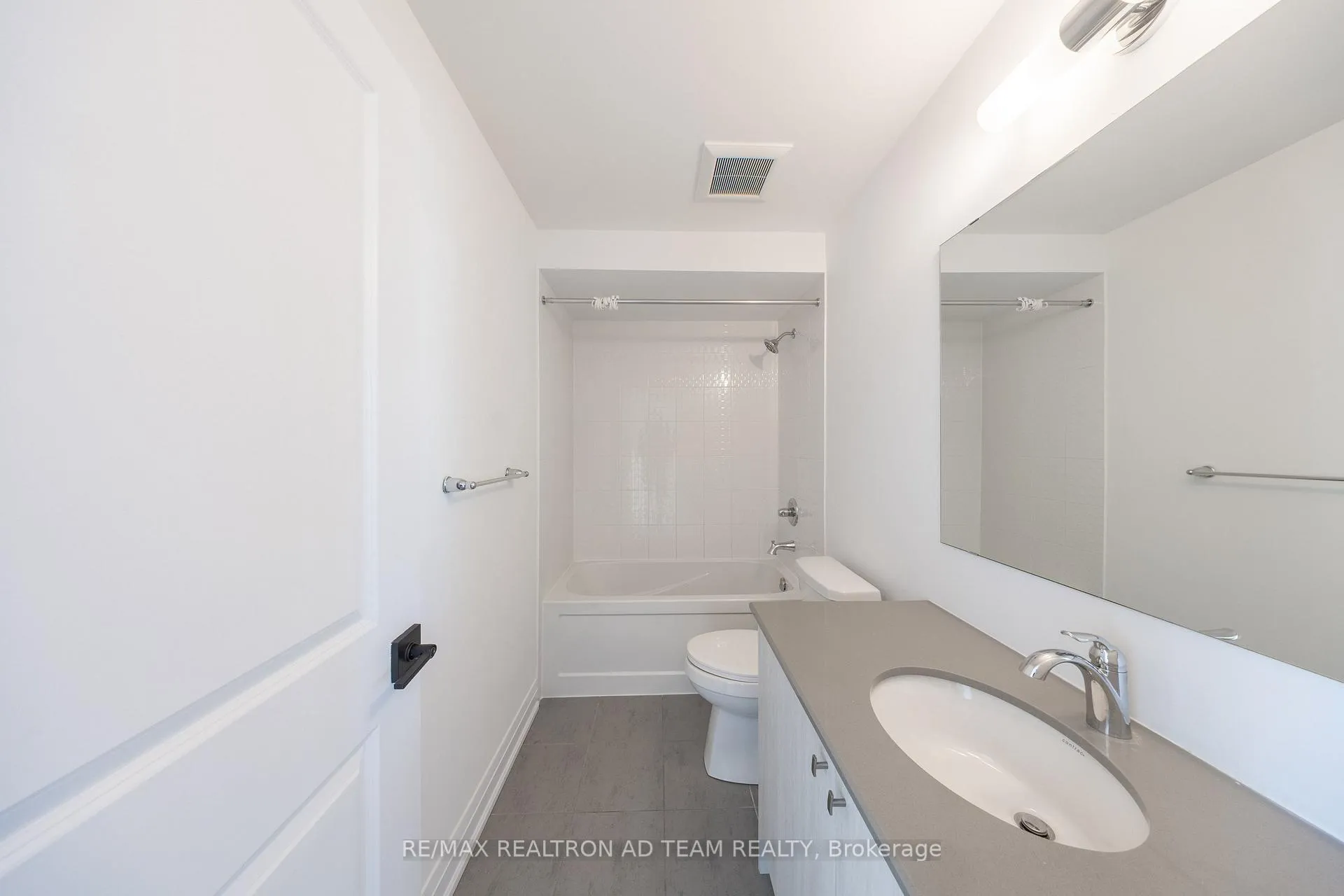Photo 13 of 972 Crowsnest Hollow Avenue, Pickering, Rural Pickering — HOMEH