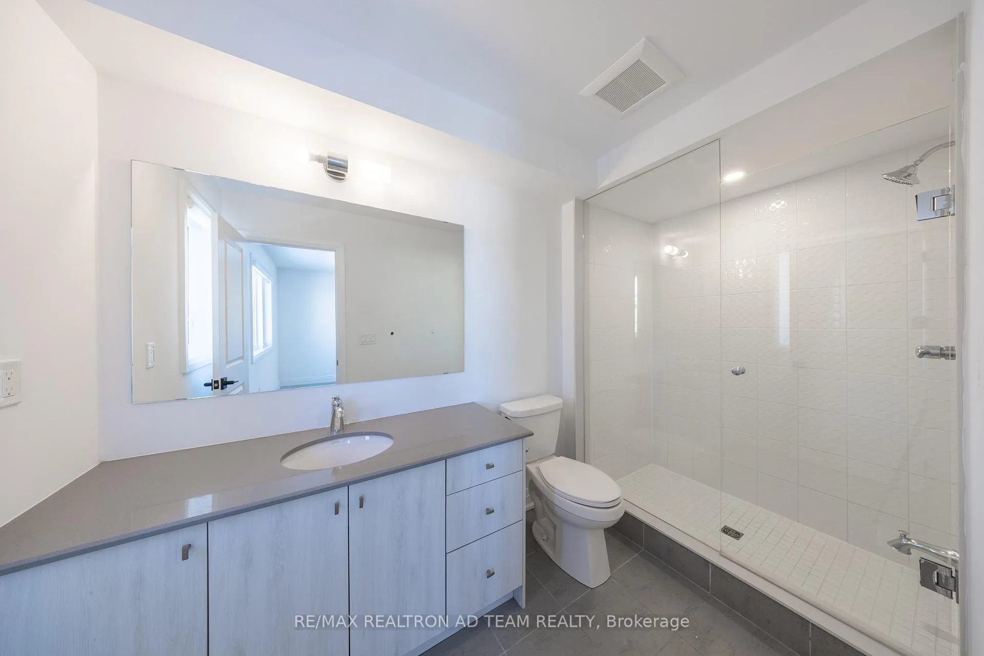 Photo 14 of 972 Crowsnest Hollow Avenue, Pickering, Rural Pickering — HOMEH