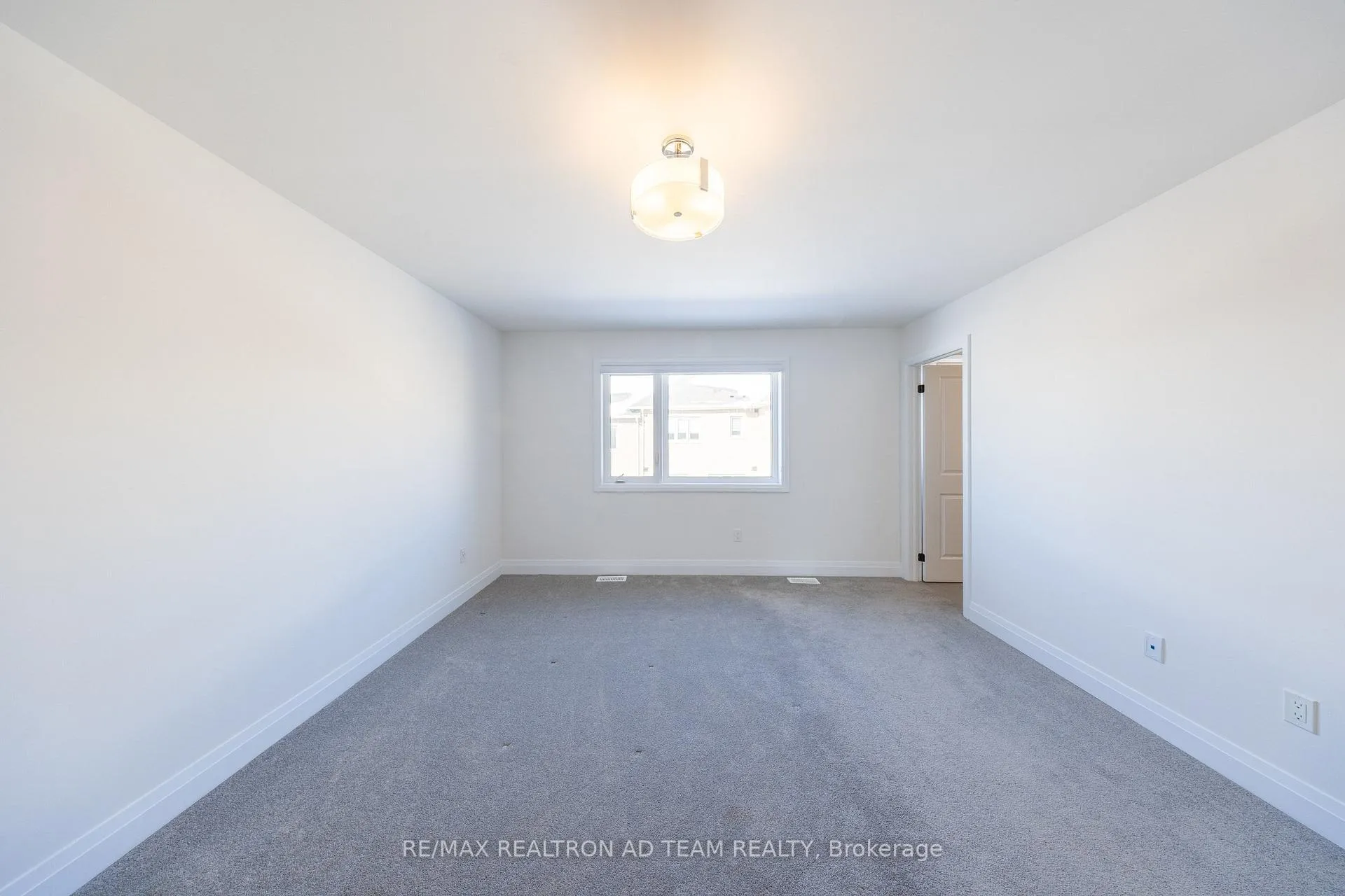 Photo 22 of 972 Crowsnest Hollow Avenue, Pickering, Rural Pickering — HOMEH
