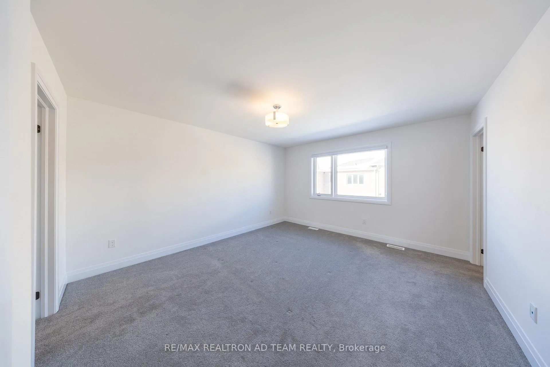 Photo 23 of 972 Crowsnest Hollow Avenue, Pickering, Rural Pickering — HOMEH