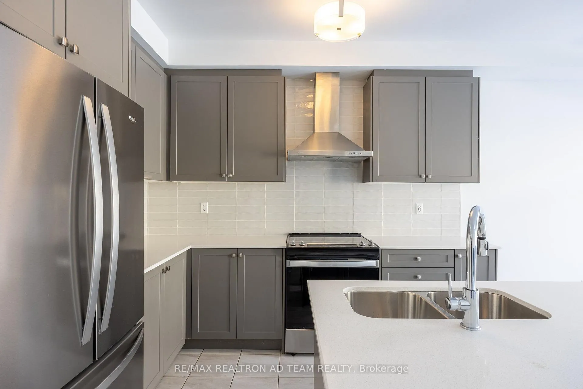 Photo 32 of 972 Crowsnest Hollow Avenue, Pickering, Rural Pickering — HOMEH