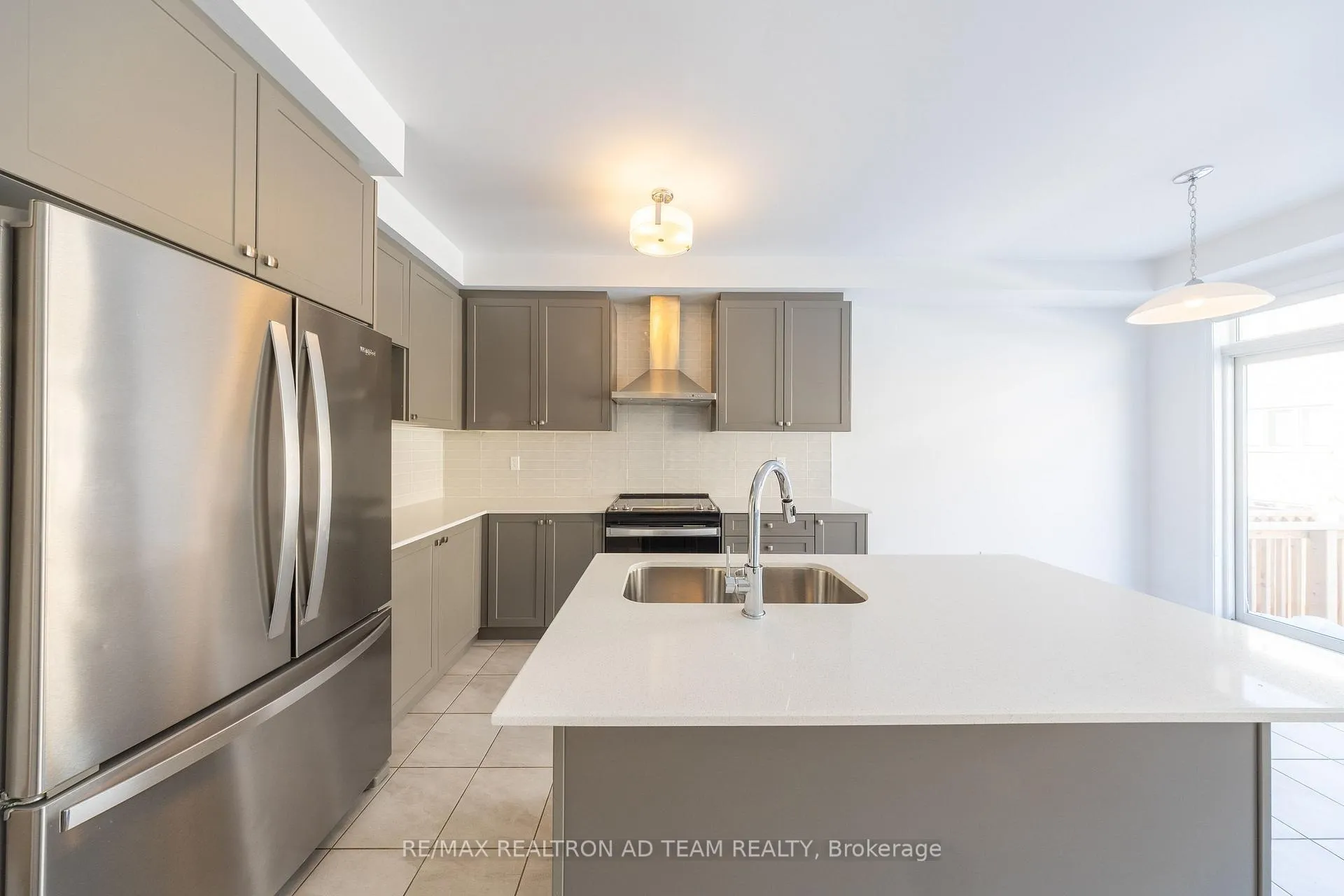 Photo 33 of 972 Crowsnest Hollow Avenue, Pickering, Rural Pickering — HOMEH
