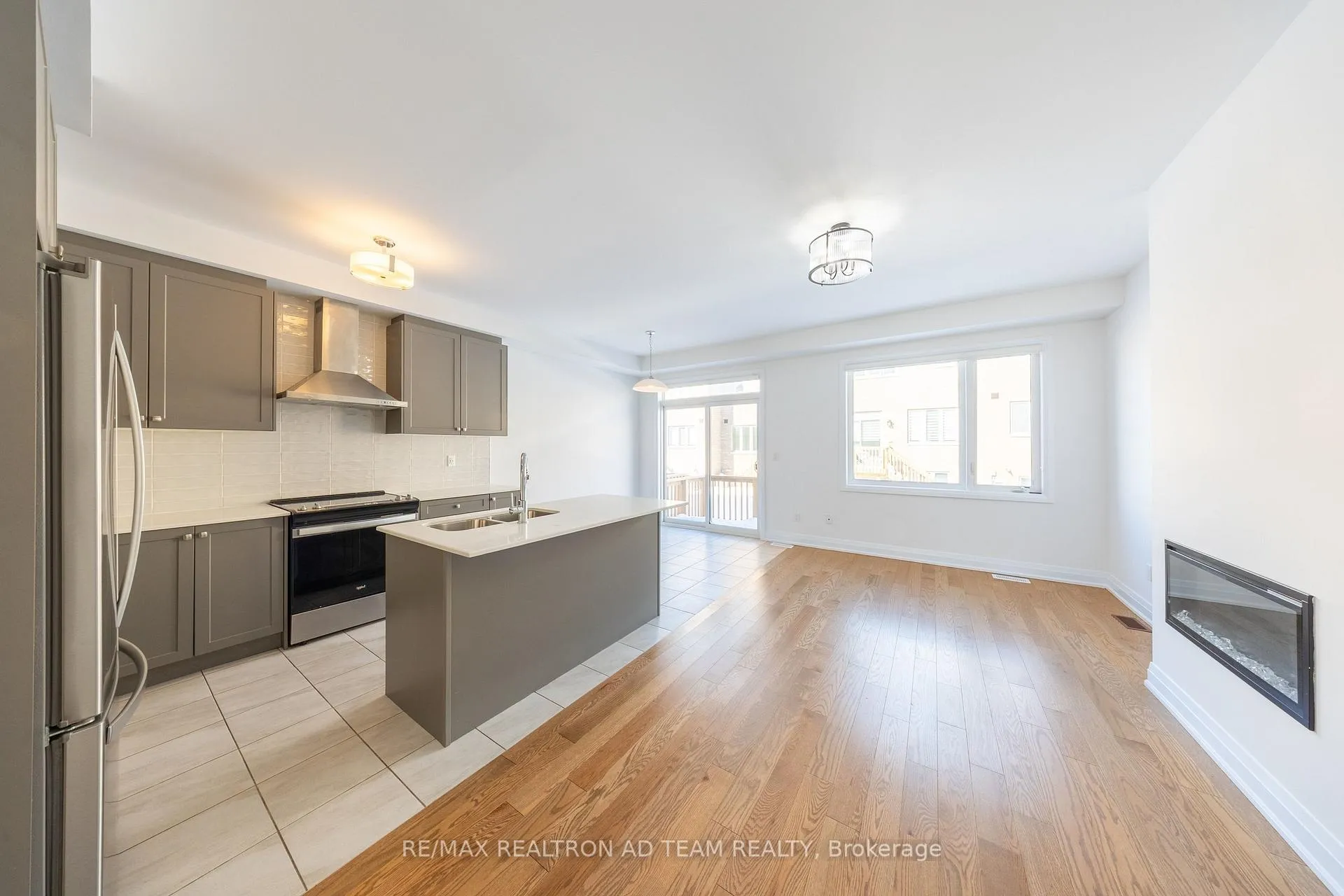Photo 36 of 972 Crowsnest Hollow Avenue, Pickering, Rural Pickering — HOMEH