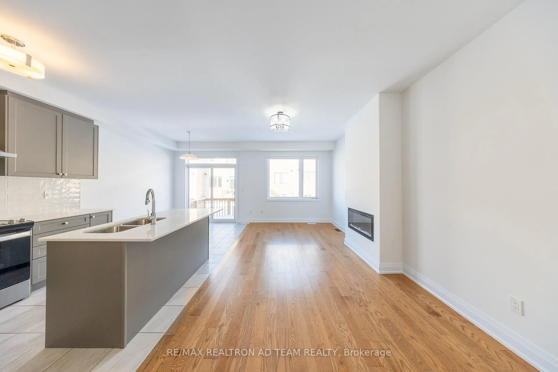 Photo 37 of 972 Crowsnest Hollow Avenue, Pickering, Rural Pickering — HOMEH