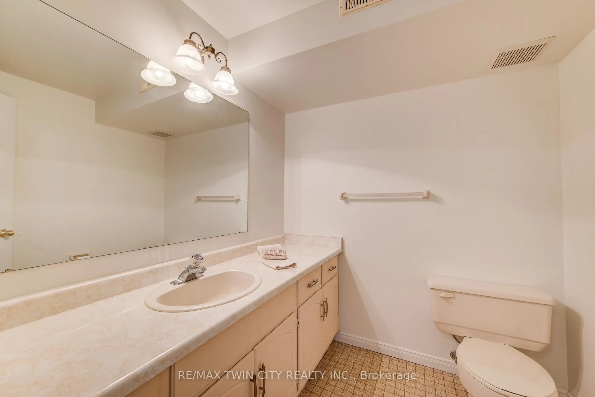 Photo 38 of 454 Kingsford Place, Waterloo — HOMEH