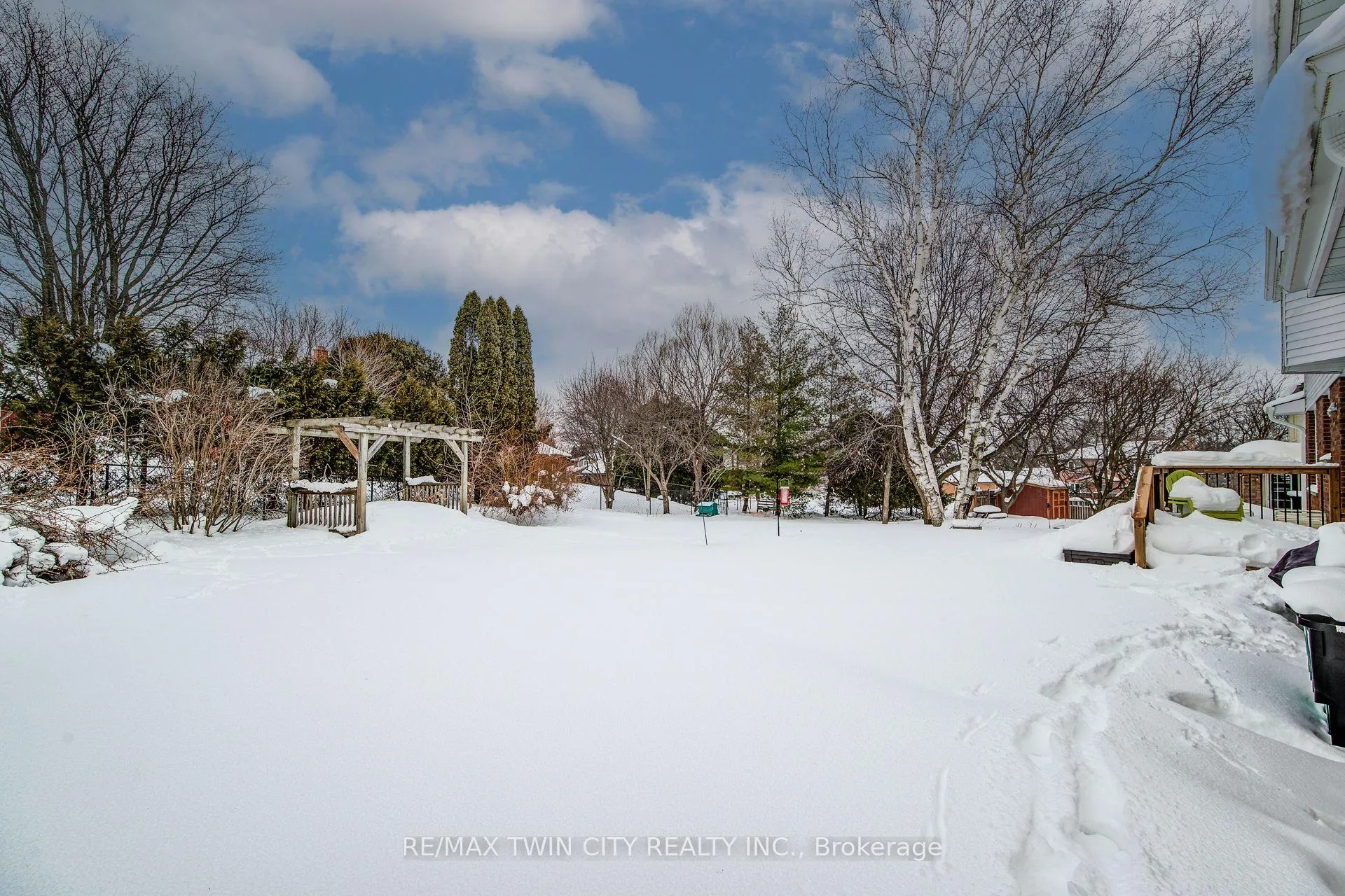 Photo 42 of 454 Kingsford Place, Waterloo — HOMEH