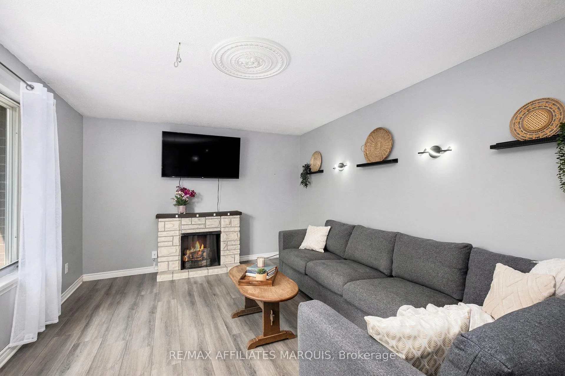 Photo 4 of 47 Gladstone Avenue, Smiths Falls — HOMEH