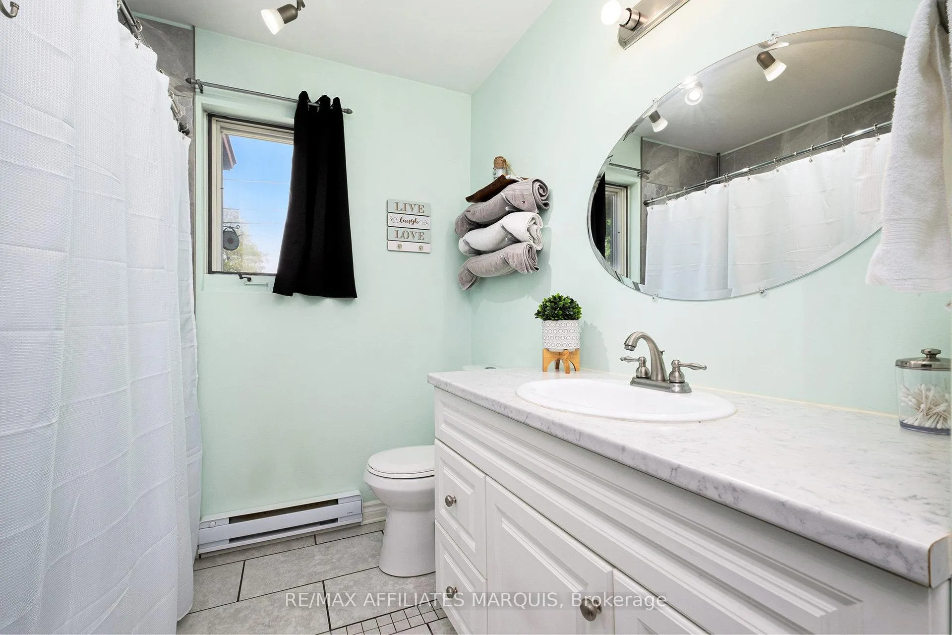 Photo 12 of 47 Gladstone Avenue, Smiths Falls — HOMEH