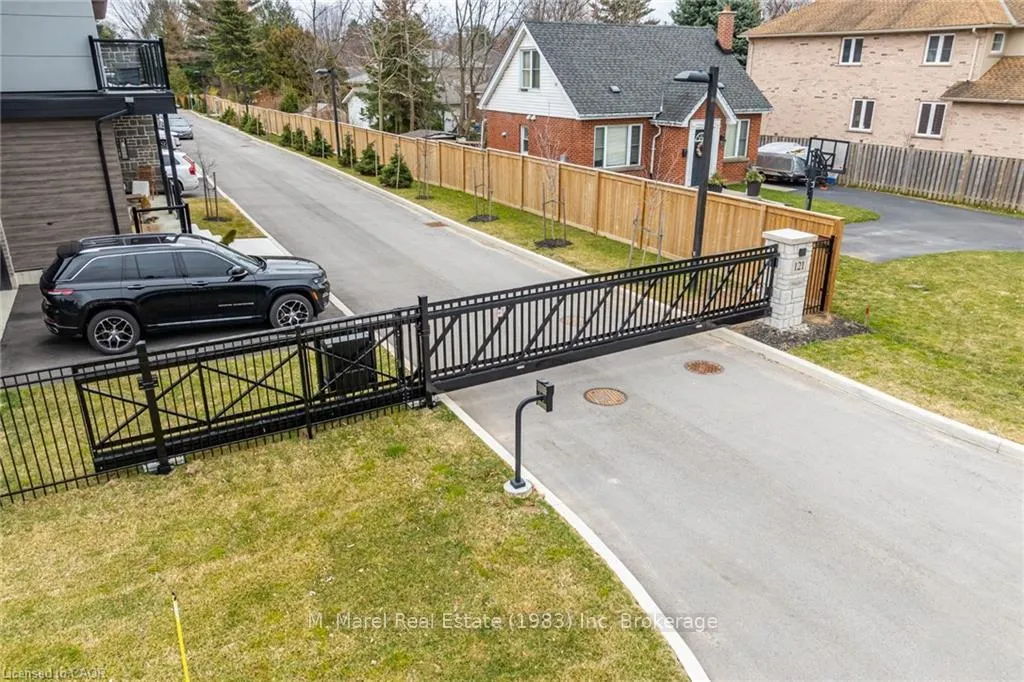Photo 2 of Unit 2, 121 Fiddlers Green Road, Hamilton, Ancaster — HOMEH