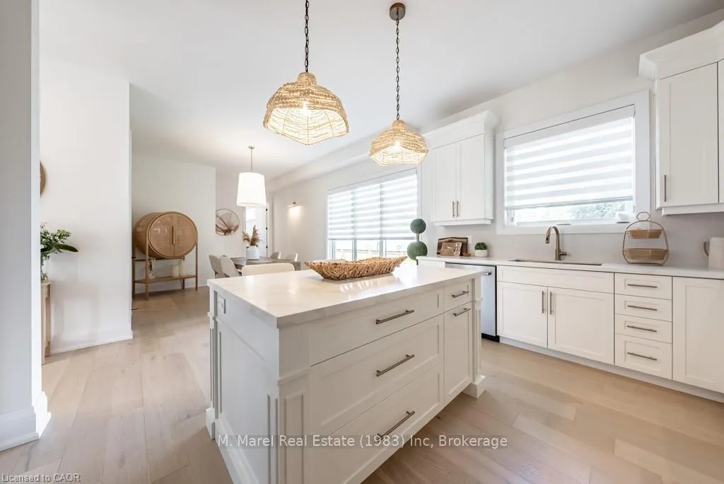 Photo 9 of Unit 2, 121 Fiddlers Green Road, Hamilton, Ancaster — HOMEH