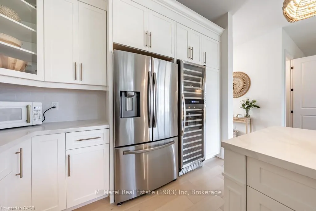 Photo 11 of Unit 2, 121 Fiddlers Green Road, Hamilton, Ancaster — HOMEH