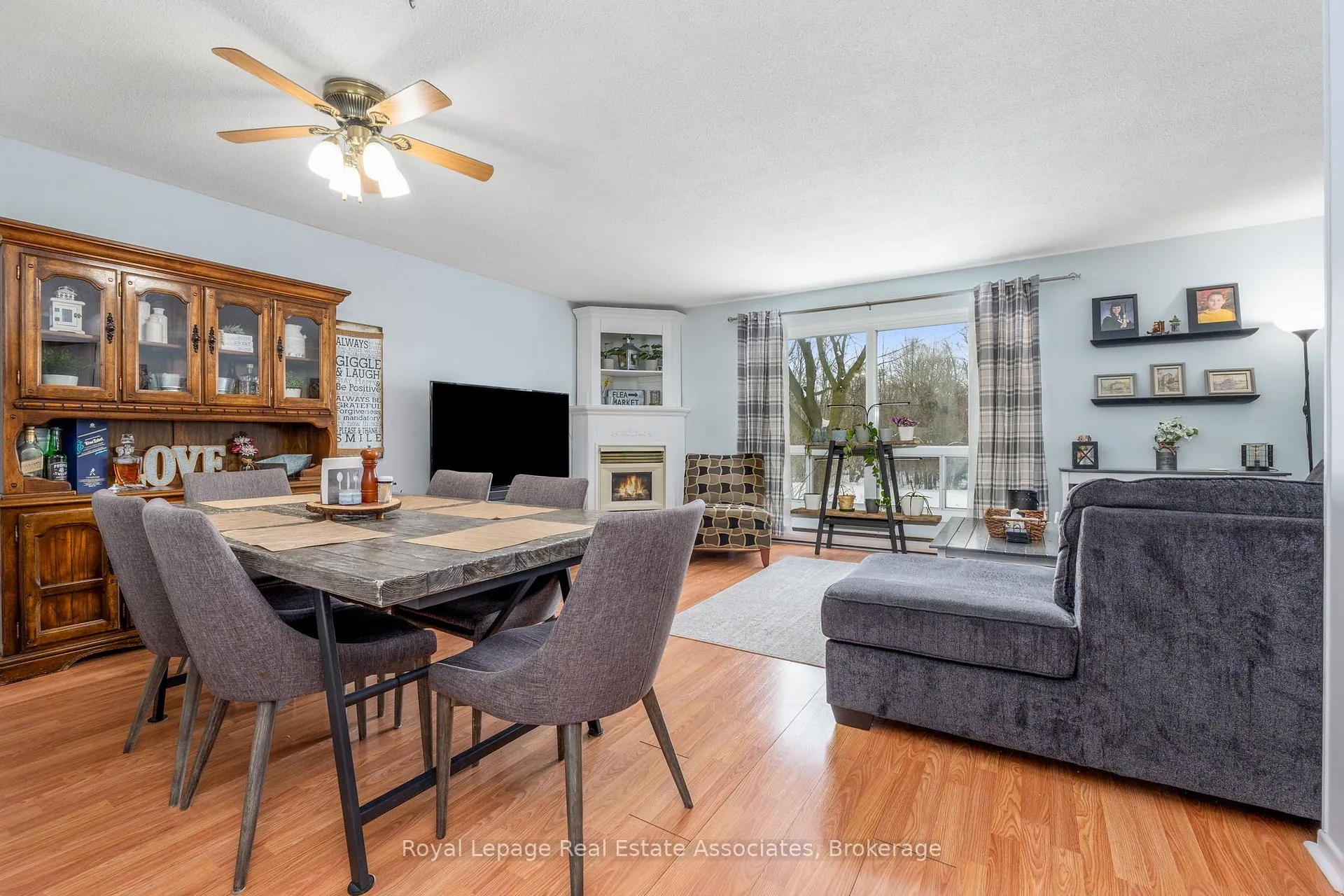 Photo 8 of 20 Kingham Road, Halton Hills, Acton — HOMEH