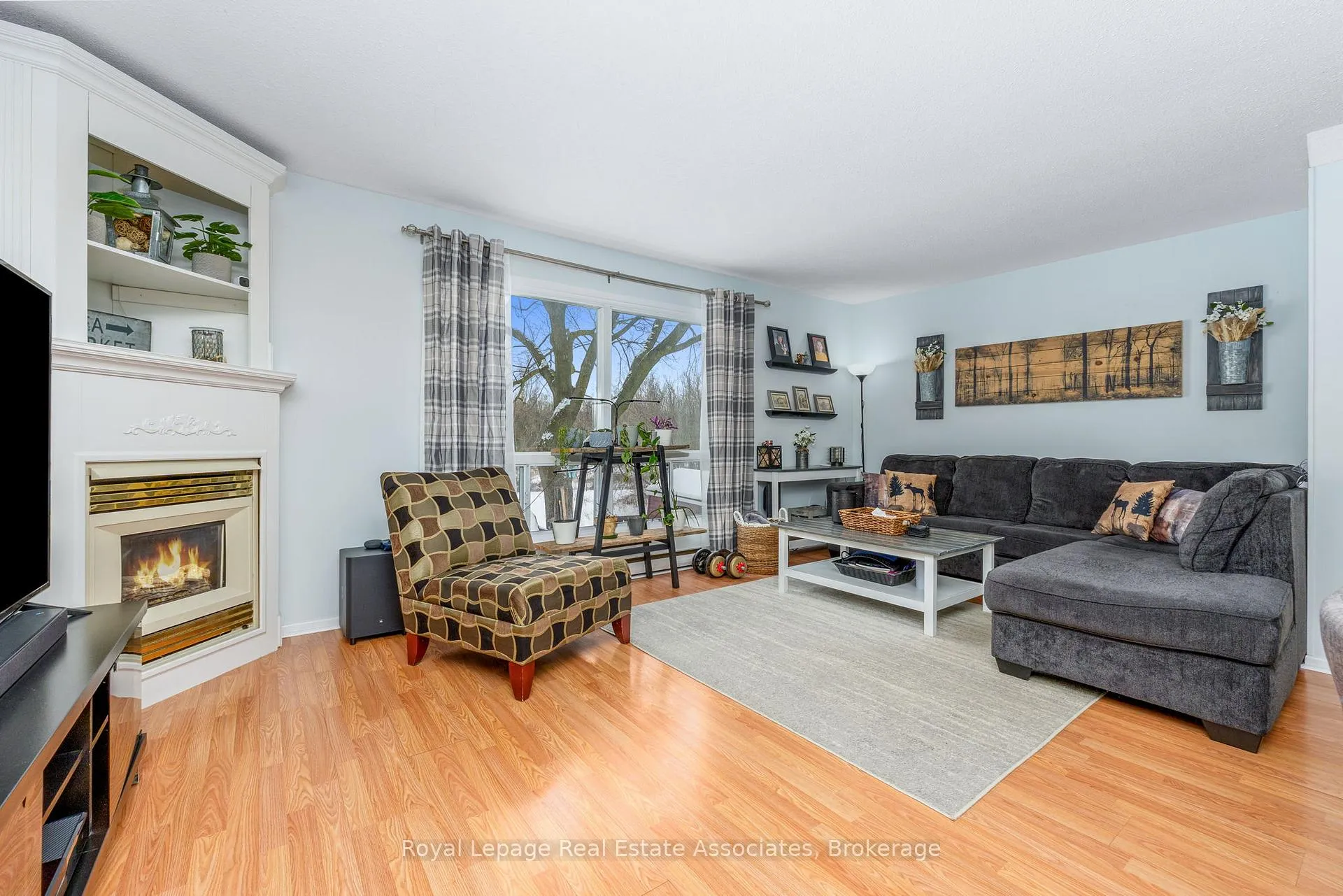 Photo 9 of 20 Kingham Road, Halton Hills, Acton — HOMEH