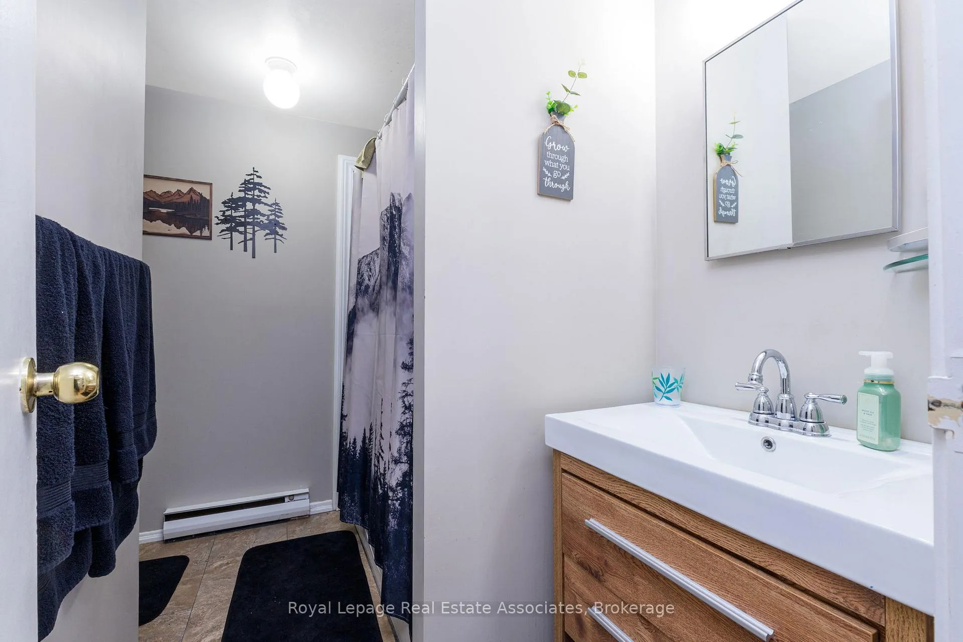 Photo 19 of 20 Kingham Road, Halton Hills, Acton — HOMEH