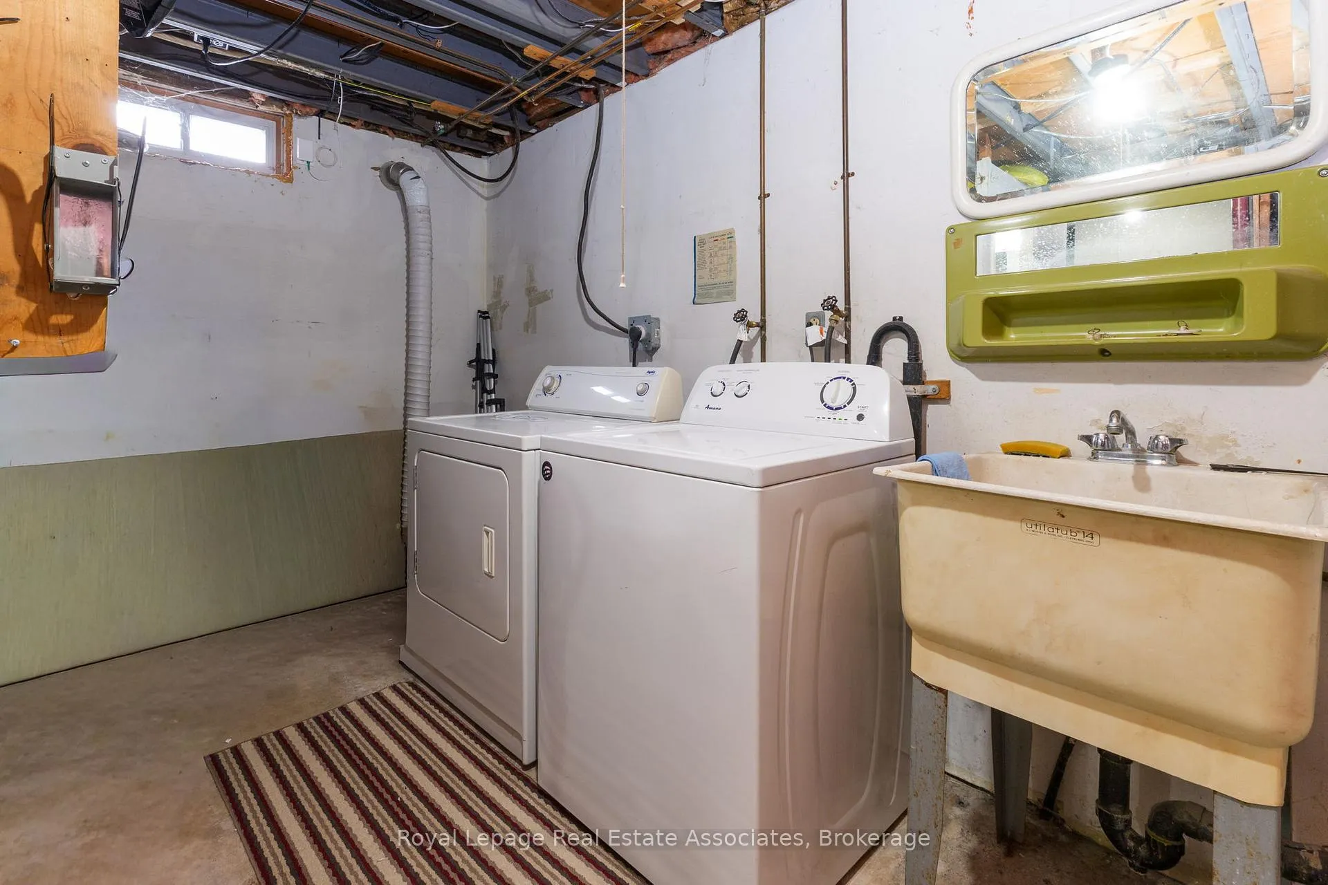 Photo 23 of 20 Kingham Road, Halton Hills, Acton — HOMEH