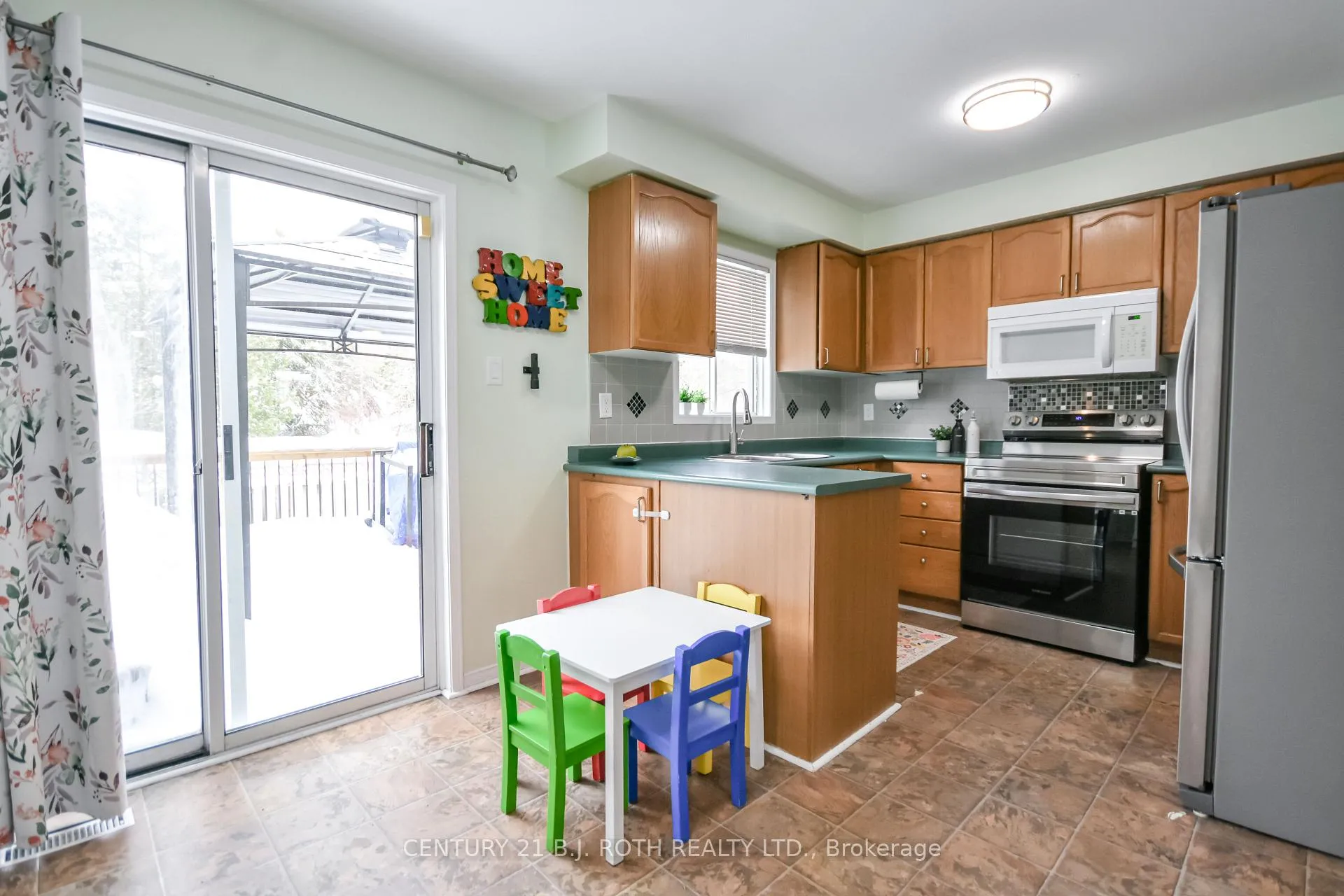 Photo 11 of 91 Cunningham Drive, Barrie, Ardagh — HOMEH