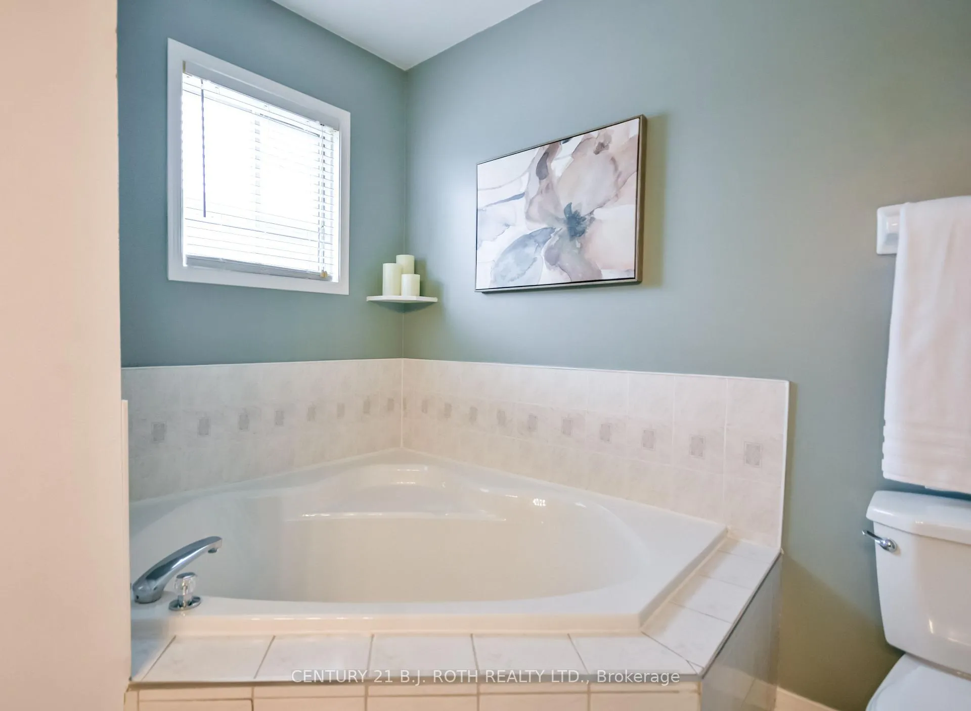 Photo 22 of 91 Cunningham Drive, Barrie, Ardagh — HOMEH