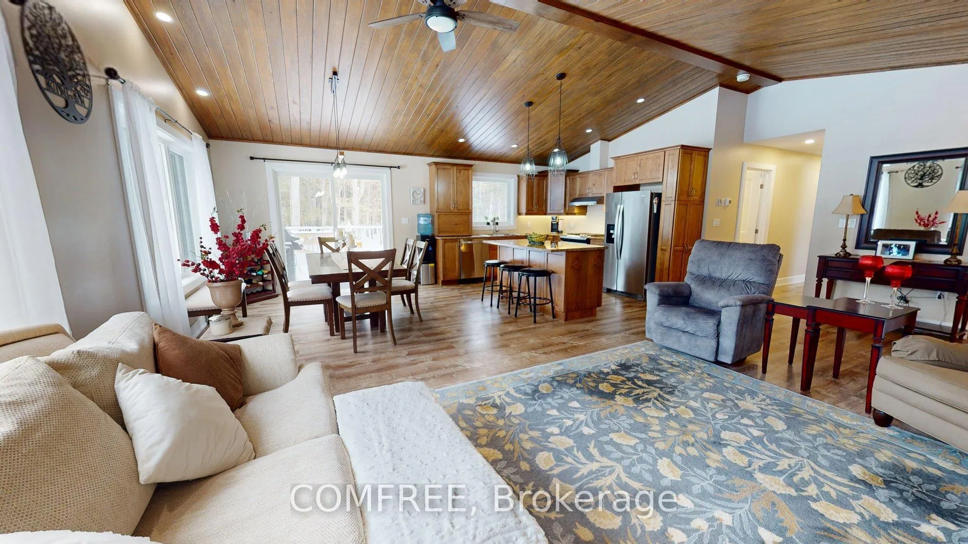 Photo 3 of 939 Burnstown Road, McNab/Braeside, Mcnab/Braeside Twps — HOMEH